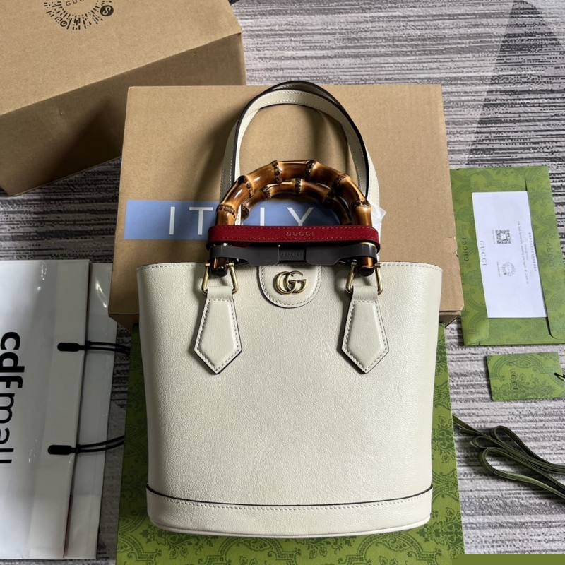 G*u*i bucket bags